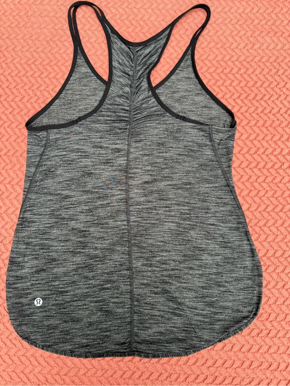 Lululemon lot of 5 tank tops size 6 all are in mint condition